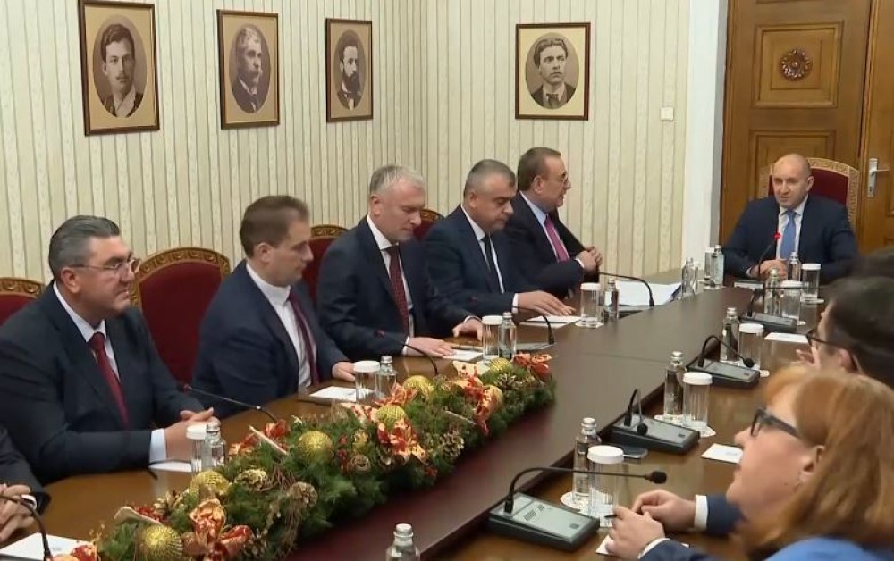 Чакъров и Ибрямов при Радев: Готови за преговори, но не с всички