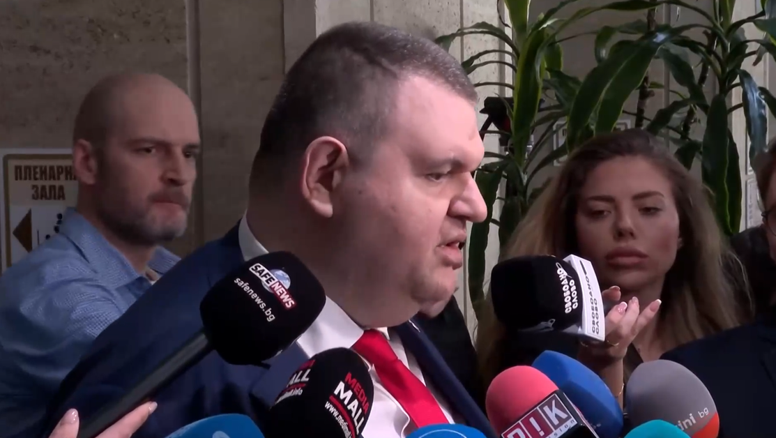 Пеевски обвини Радев в лъжа