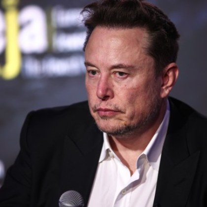 Илон Мъск е първият човек достигнал състояние от над 400