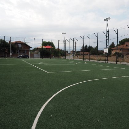 Нови детска и спортна площадки фитнес на открито и паркинг