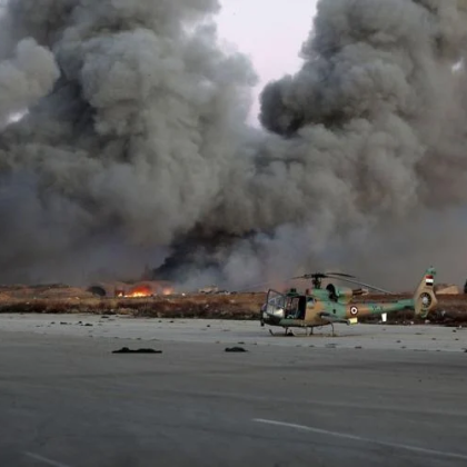 Израел продължи ударите си по Сирия в събота сутринта като