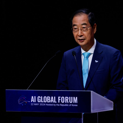 Премиерът на Южна Корея Хан Док су пое функциите на и