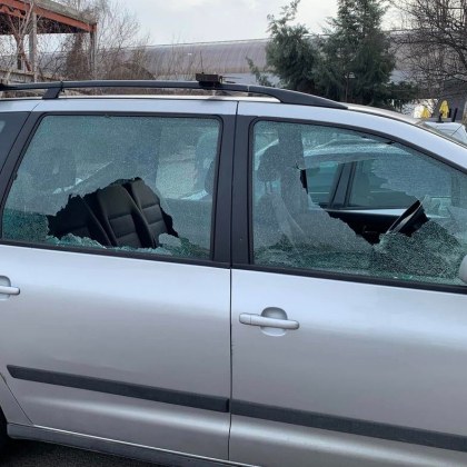 Лек автомобил паркиран в София е бил разбит За случката