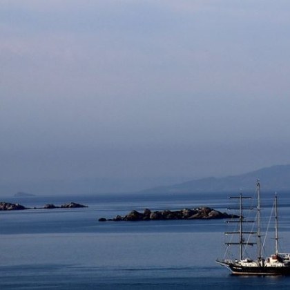 Петима мигранти са загинали след като лодката им е потънала