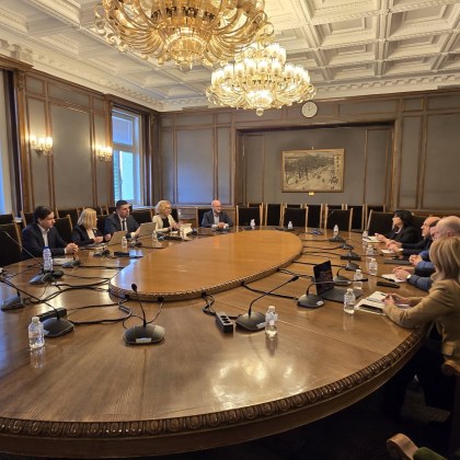 В първата среща от преговорите между ГЕРБ СДС и Демократична България