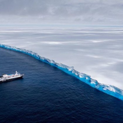 Най големият айсберг в света отново е в движение Той се