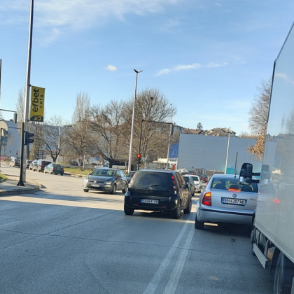 Действията на шофьор за когото се твърди че е изпреварил колона