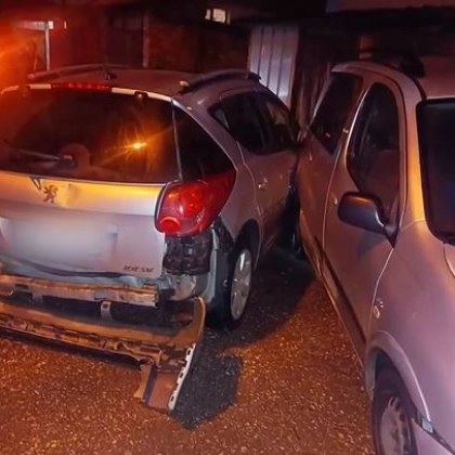 Шофьорка помете паркирани коли в столичния квартал Илиянци Жената успяла