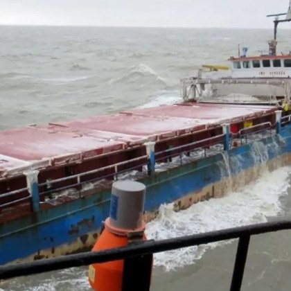 Трети руски петролен танкер е подал сигнал за бедствие в