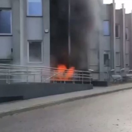 Двама души са ранени при пожар в полския Национален център