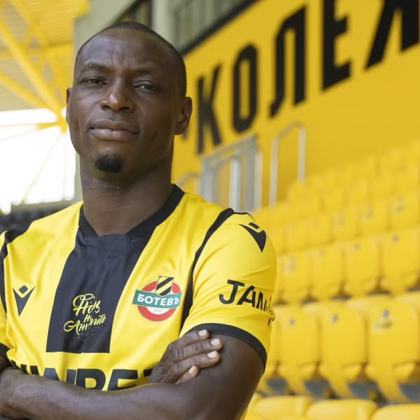 Футболистът на Ботев Пловдив Антъни Уджа опроверга думите на шофьор