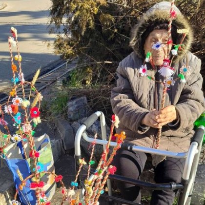 В столичния квартал Красна поляна 93 годишна жена впечатли минувачите със