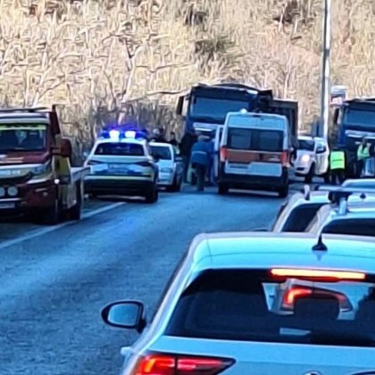 Катастрофа затвори главния път София – Варна в района Български