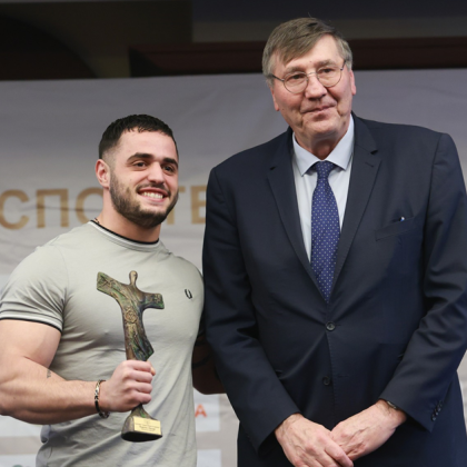 Карлос Насар получи наградата Спортен Икар за постиженията си през