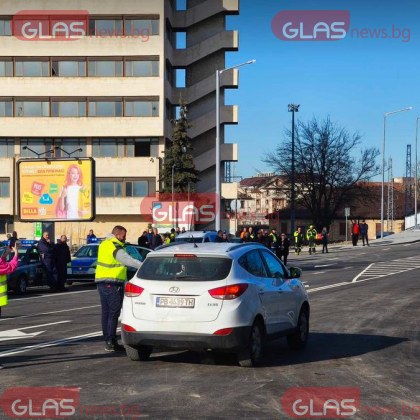 След шестмесечно затваряне за реконструкция движението по Бетонния мост е