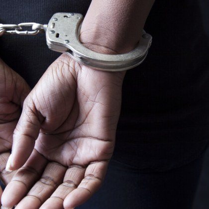 Възрастна жена от остров Крит помогна за залавянето на 77 годишна