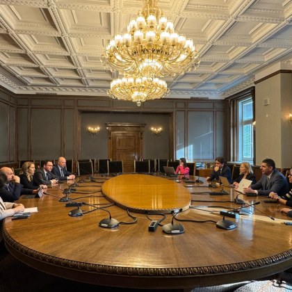 Преговорните екипи на ГЕРБ – СДС и Демократична България постигнаха