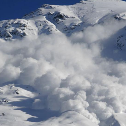 Лавина е паднала в Пирин и е затрупала хора Един