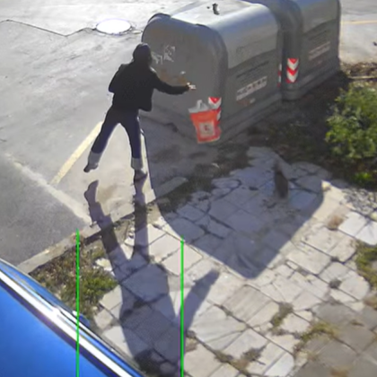 Грубата реалност с изхвърлянето на отпадъци около кофите за смет