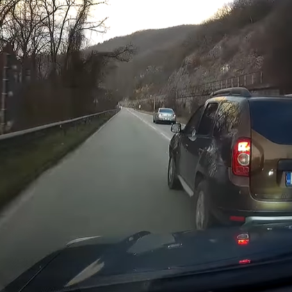 Видео публикувано в социалната мрежа Facebook предизвика вълна от възмущение