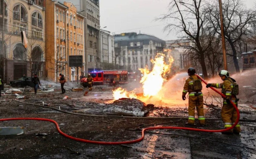 Ракетна атака в Киев, има жертва