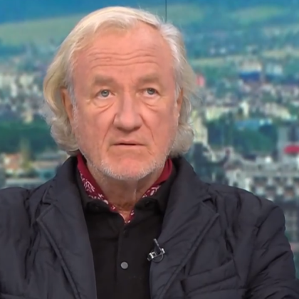 Не бяхме виждали Румен Радев в ролята на ласкател Не