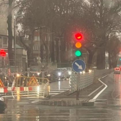 Новите светофари на кръстовището на ул Царевец с Пещерско шосе