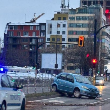 Пътен инцидент е станал рано тази сутрин в столицата Лек автомобил