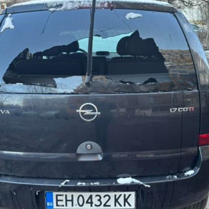 Продължават посегателствата срещу паркирани коли из различни точки на София
