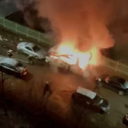 Кемпер паркиран на улица в София е изгорял тази нощ