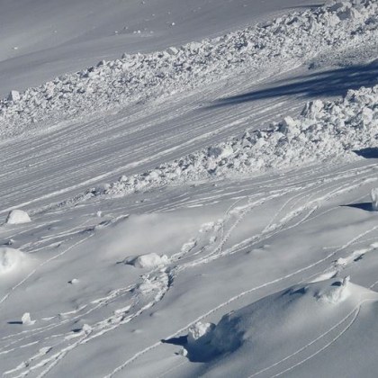 Условията в планините са лоши особено във високите части предупреждават
