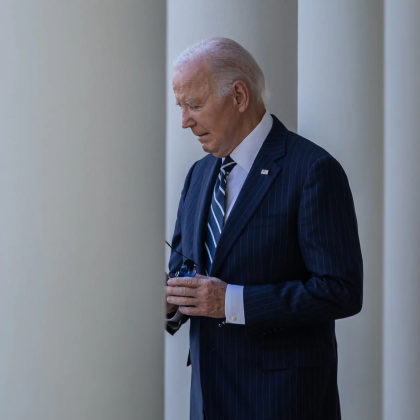 Президентът на САЩ Джо Байдън в понеделник смекчи присъдите на почти