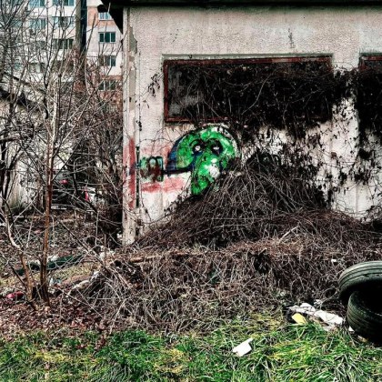 Празниците са тук красива украса радва на места по улиците