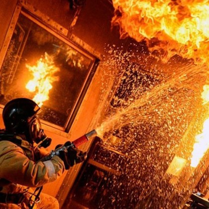 Пожар избухна в жилищен блок в София Инцидентът е станал