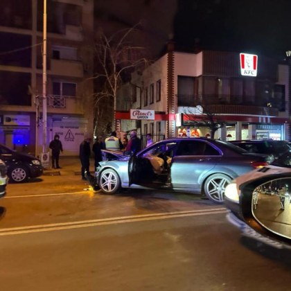 Тежка катастрофа между две коли е станала на столичния булевард