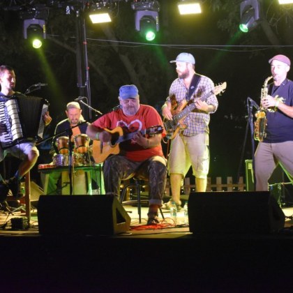 Коледни празници 2024 и посрещане на Новата 2025 година24 декември