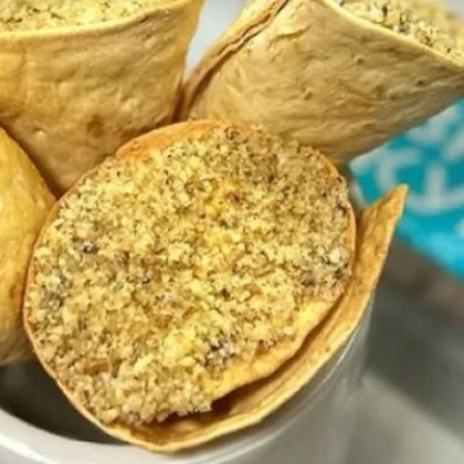 Ефектно и напълно празнична закуска с пиле и гъби ястие което