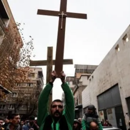 В Сирия избухнаха протести заради палежа на коледна елха край