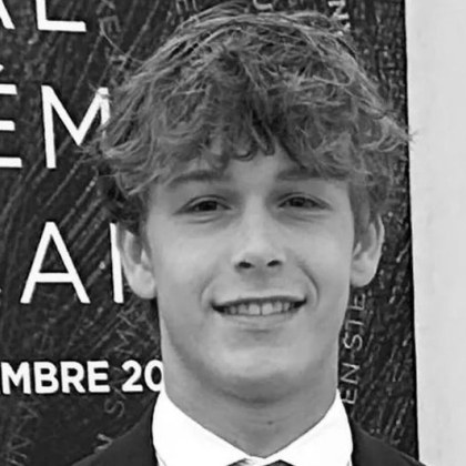 16 годишният актьор Хъдсън Джоузеф Мийк е починал на 21 декември