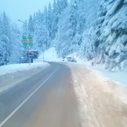 Тежка пътната обстановка и в Родопите Над 1 20 метра е снежната