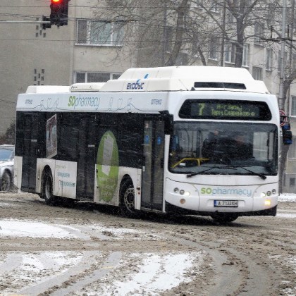 Задържаха мъж за нападение над шофьор на автобус в Бургас Към