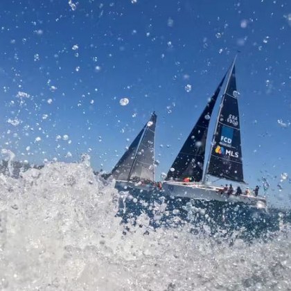 Двойна трагедия сполетя започналата снощи ветроходна регата от Сидни до