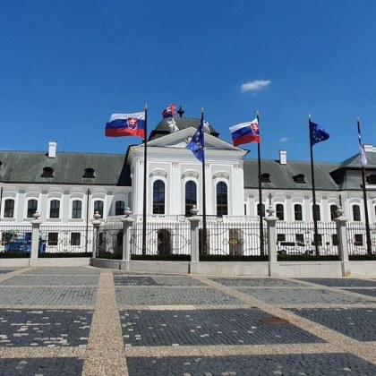 Словакия потвърди че е готова да бъде домакин на мирни