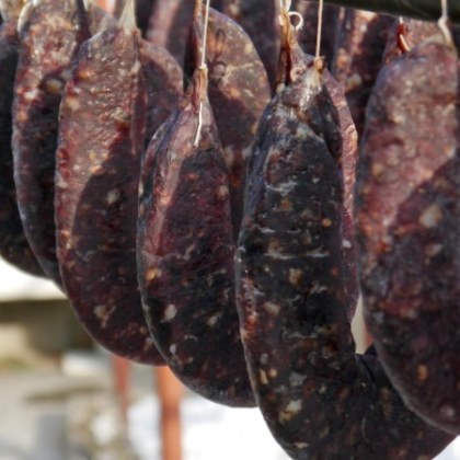 Жена опита да открадне скъпи хранителни продукти от голям магазин