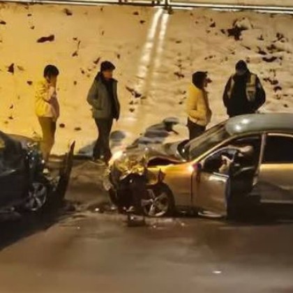 Пътен инцидент е станал тази нощ в София Две коли са