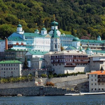 Нови строги мерки за достъп на поклонници които ще влязат