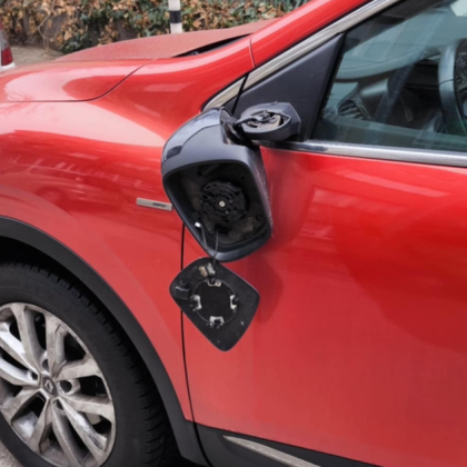 На 1 януари жители на столичната улица Янтра откриха автомобилите