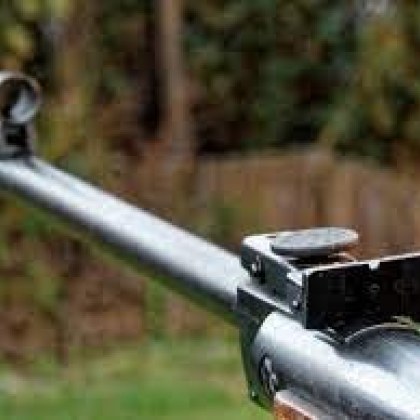 В първия ден на новата година е задържан мъж улучил