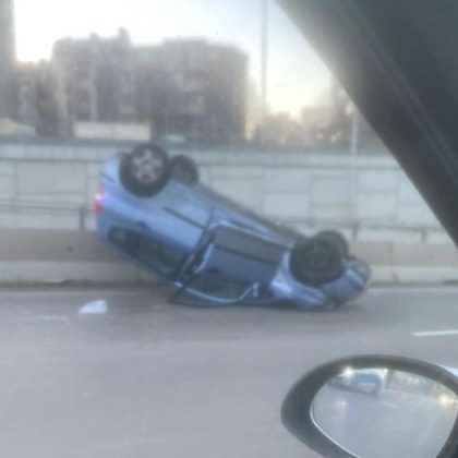 Кола се обърна по таван във Варна Произшествието е станало