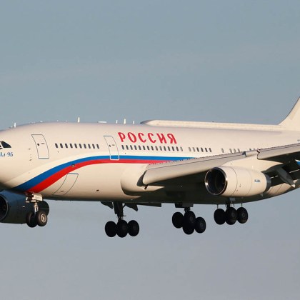 Самолетът Ил 96 използван от руския президент Владимир Путин е летял
